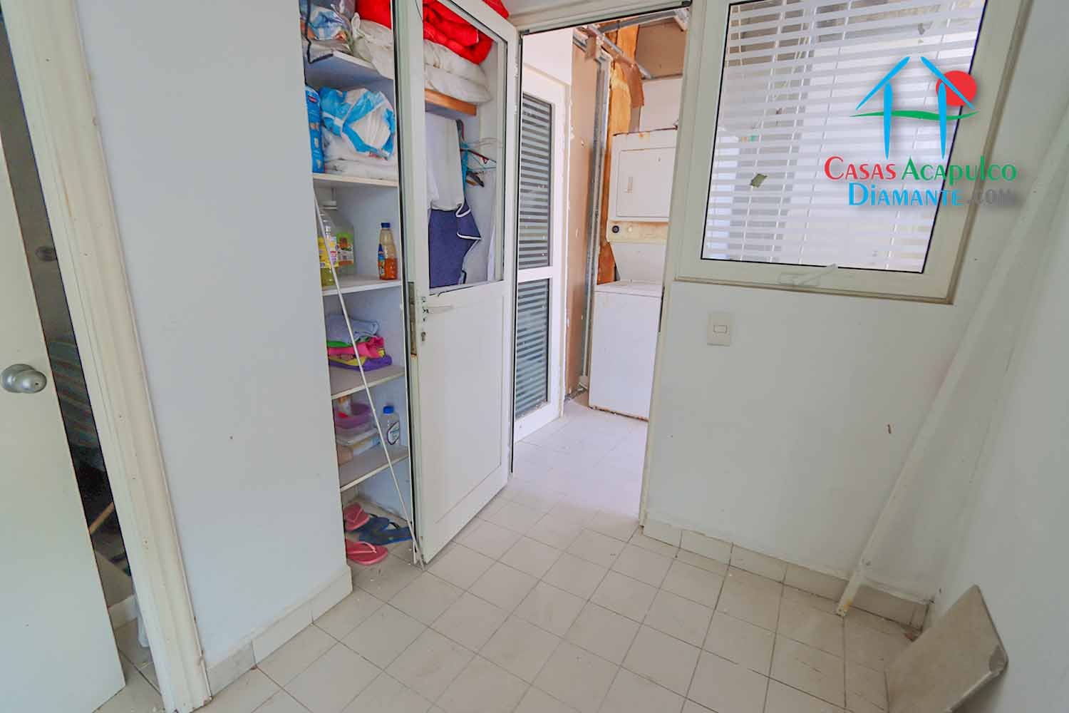 Maralago E 1201 - Área de servicio después de Otis 2